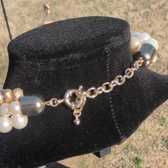 Elegant Faux Pearl and Gold Beaded Necklace Set - Picture 6 of 6